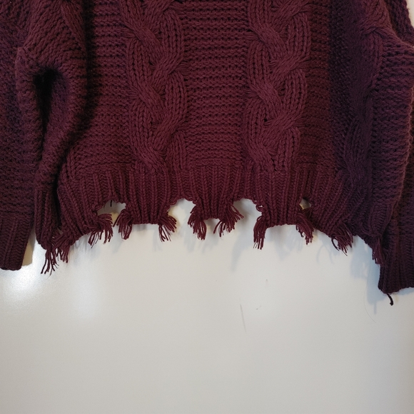 She + Sky Distressed Cable Knit Sweater Size OS - Picture 9 of 12
